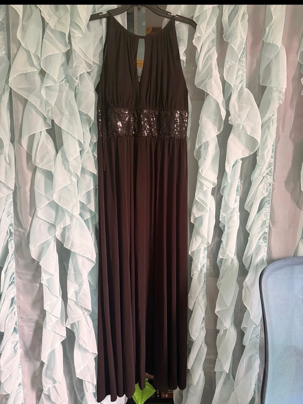 Elegant Black Sequin Waist Maxi Dress